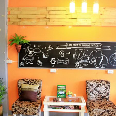 Cm City Hostel Чиангмай Екстериор снимка
