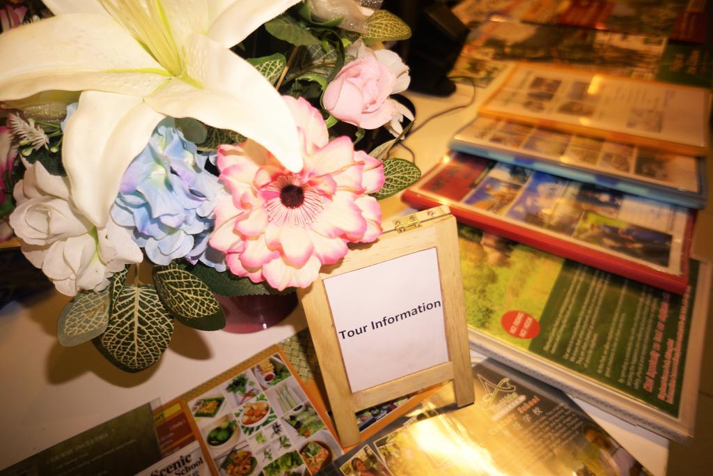 Cm City Hostel Чиангмай Екстериор снимка
