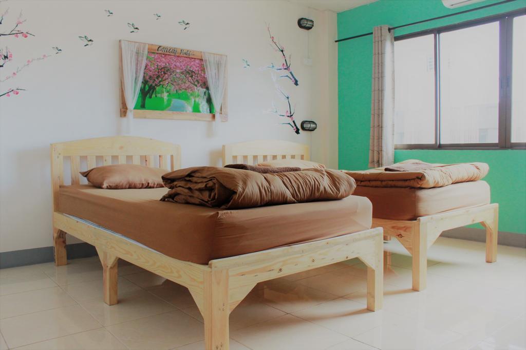 Cm City Hostel Чиангмай Екстериор снимка