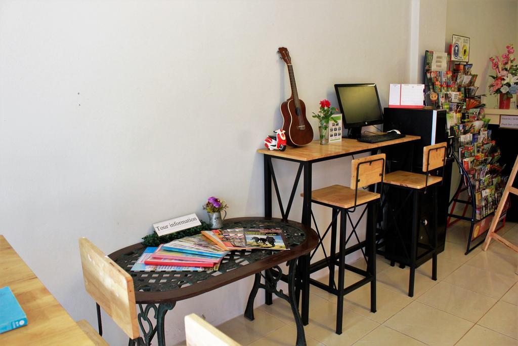 Cm City Hostel Чиангмай Екстериор снимка