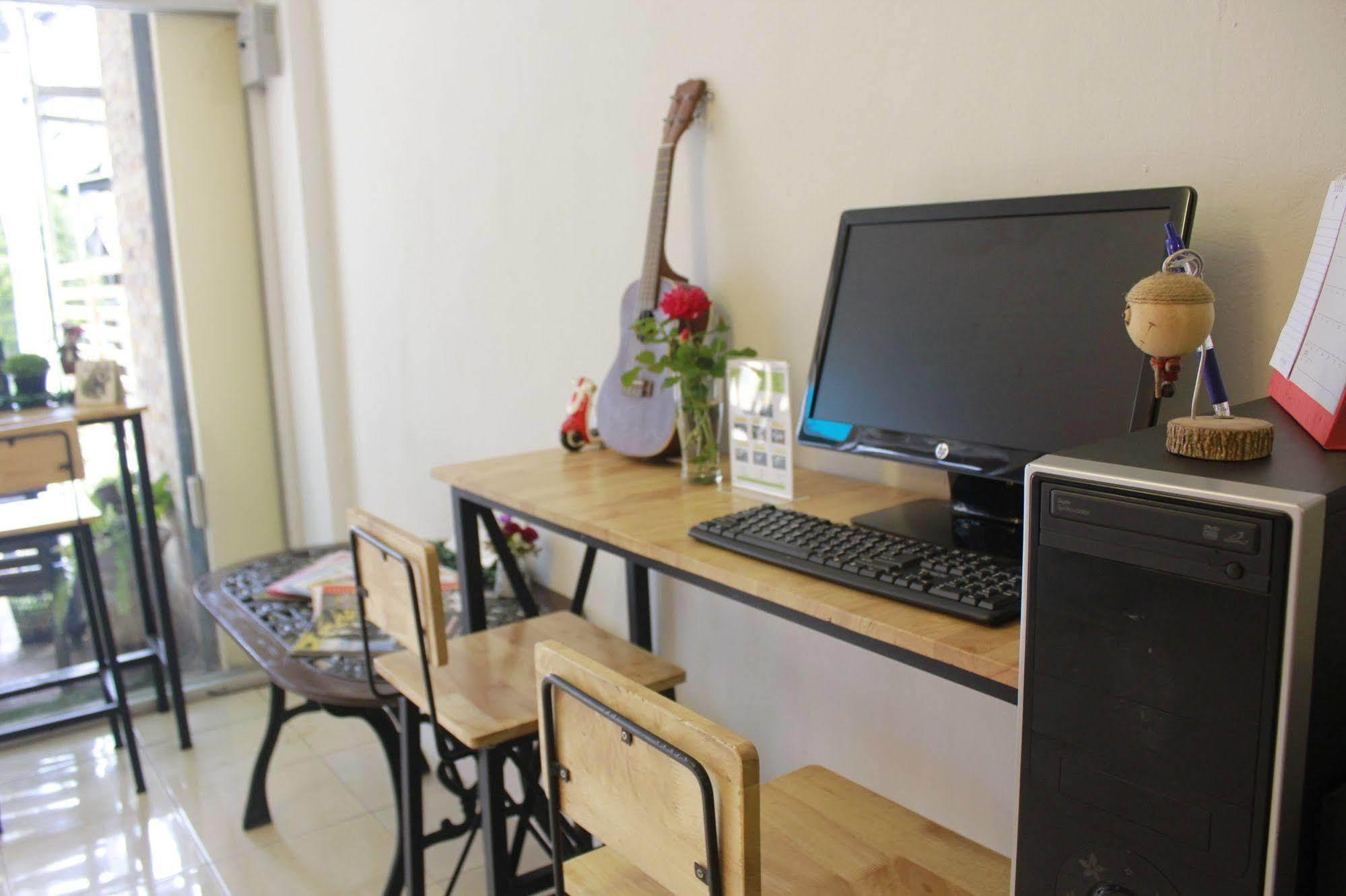 Cm City Hostel Чиангмай Екстериор снимка