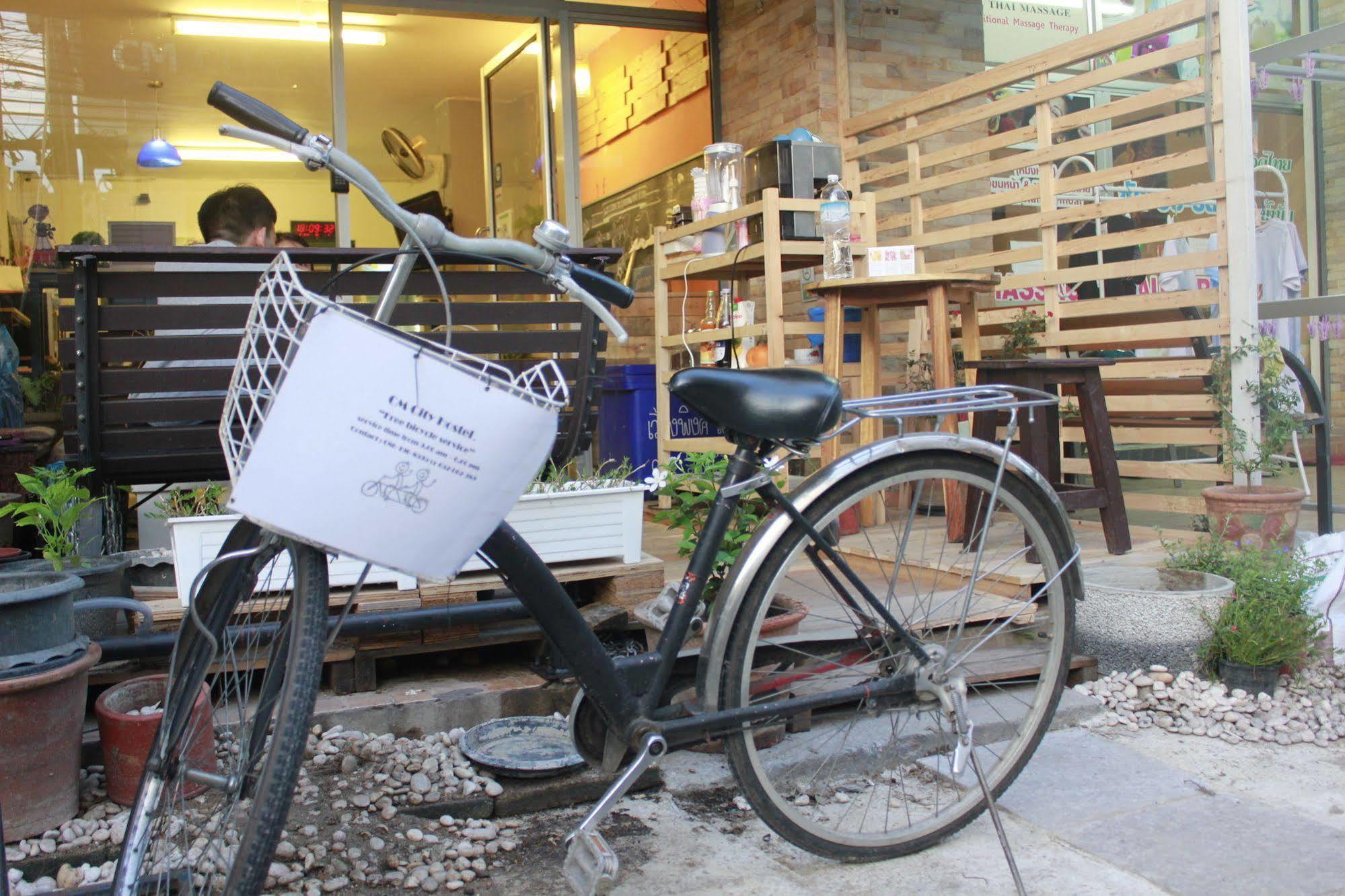 Cm City Hostel Чиангмай Екстериор снимка